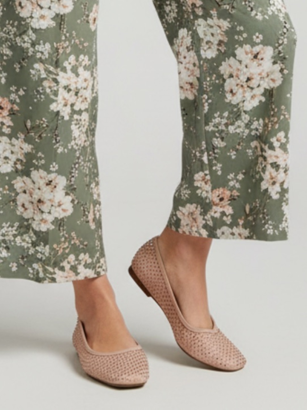 NWT- SCOOP- Women's Blush Studded Flats